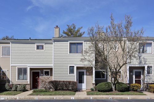 2 Elizabeth Ct, Tinton Falls, NJ, 07724-3043 | Card Image