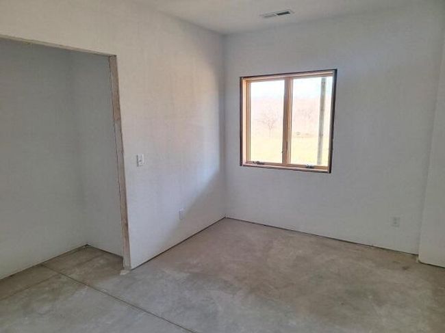 S4985 S Creek Rd, House other with 3 bedrooms, 2 bathrooms and null parking in Genoa WI | Image 27