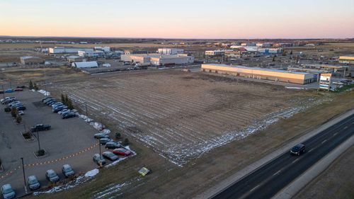 {{alt}} | Card Image