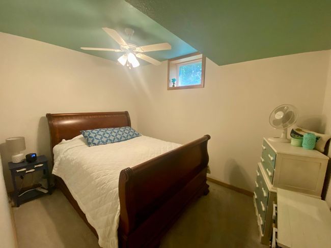 Lower Bed ( no egress) | Image 21