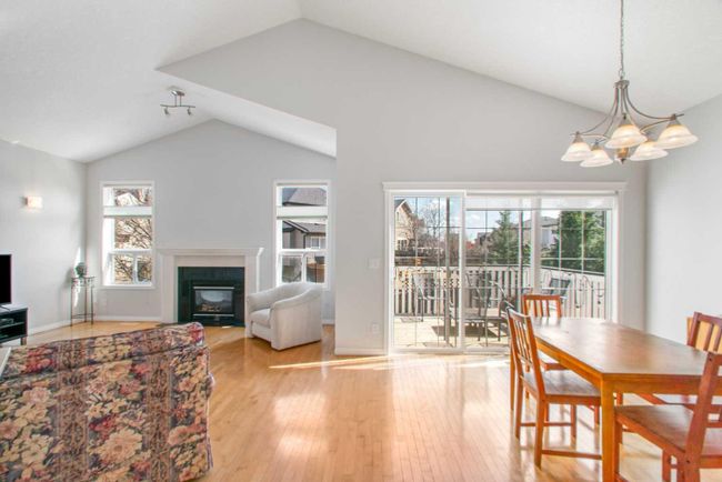 21 Everhollow Rise Sw, Home with 4 bedrooms, 3 bathrooms and 2 parking in Calgary AB | Image 9