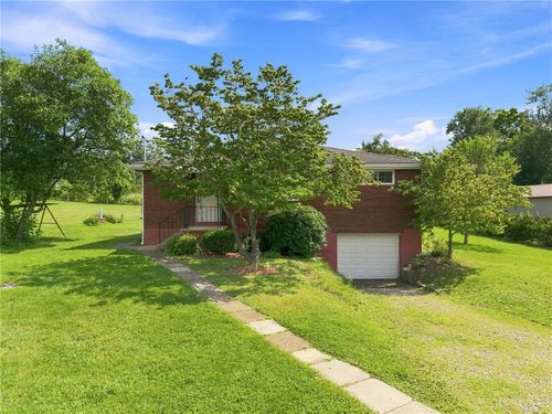 1524 E Laurel Cir, Mount Pleasant, PA, 15666-2178 | Card Image