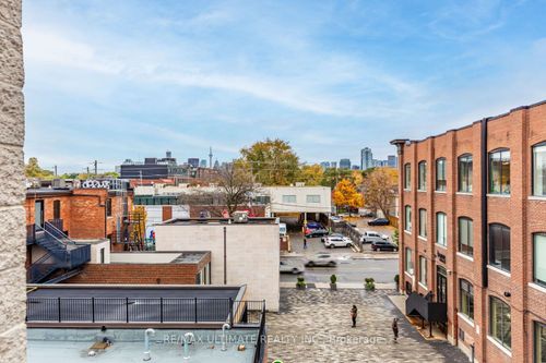 5-996 Queen St E, Toronto, ON, M4M1K1 | Card Image