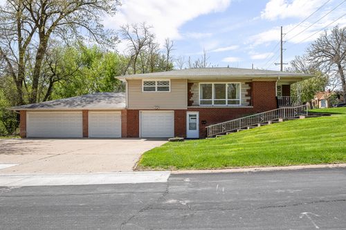 2400 27th St, Rock Island, IL, 61201-5414 | Card Image