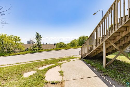 217 E 7th St, Duluth, MN, 55805-2614 | Card Image