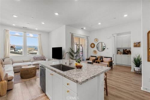 303-27466 Mercantile Ct, Valencia, CA, 91381-2128 | Card Image