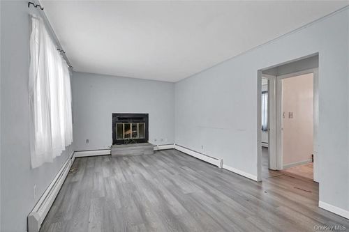 7 Herbst Dr, Monroe, NY, 10950-6520 | Card Image