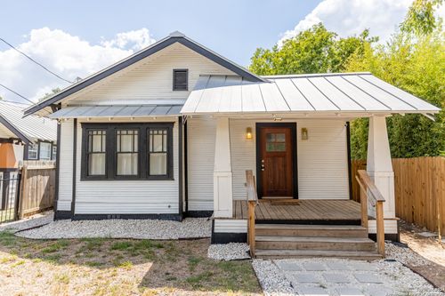 1010 Burnet St, San Antonio, TX, 78202-2303 | Card Image