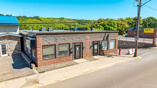 208 E Montezuma Avenue, Houghton, MI, 49931 | Card Image