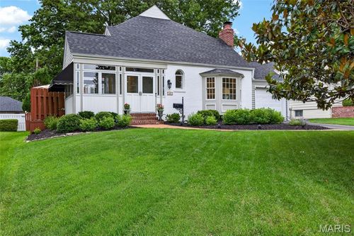 627 Norfolk Dr, Kirkwood, MO, 63122-3051 | Card Image