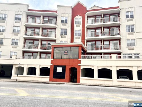 1100 River Rd, Edgewater, NJ, 07020-1390 | Card Image