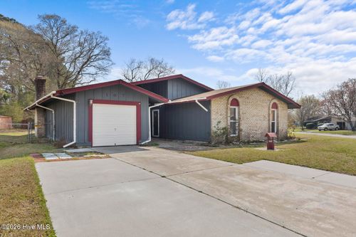 107 Tanglewood Dr, Jacksonville, NC, 28540-3971 | Card Image