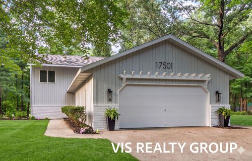 17501 W Spring Lake Rd, Spring Lake, MI, 49456-1451 | Card Image