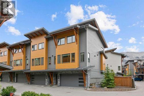 1101 3 Sisters Pky, Canmore, AB, T1W0L3 | Card Image