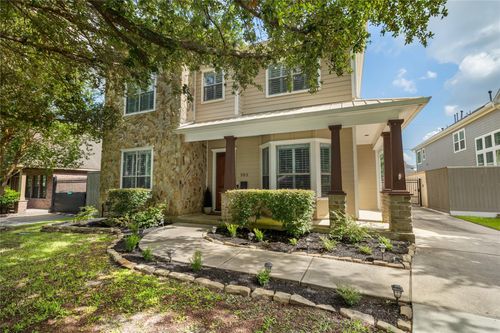 983 W 42nd St, Houston, TX, 77018-5311 | Card Image