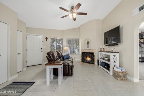 237-1800 W Elliot Rd, Chandler, AZ, 85224-8824 | Card Image