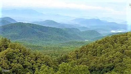 18 Red Maple Ln, Sevierville, TN, 37876 | Card Image