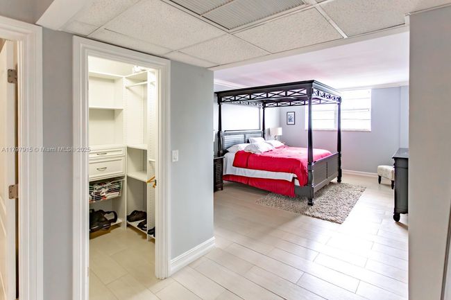 APT-1403 - 19370 Collins Ave, Condo with 2 bedrooms, 2 bathrooms and null parking in Sunny Isles Beach FL | Image 18