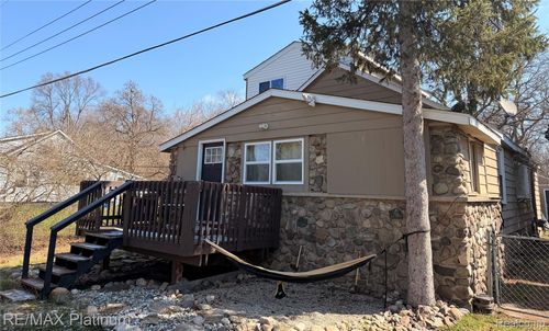 3426 Maple Rdg, Highland, MI, 48356-1858 | Card Image