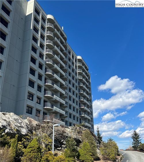 5-3528-303 Sugar Top Dr, Sugar Mountain, NC, 28604-8766 | Card Image