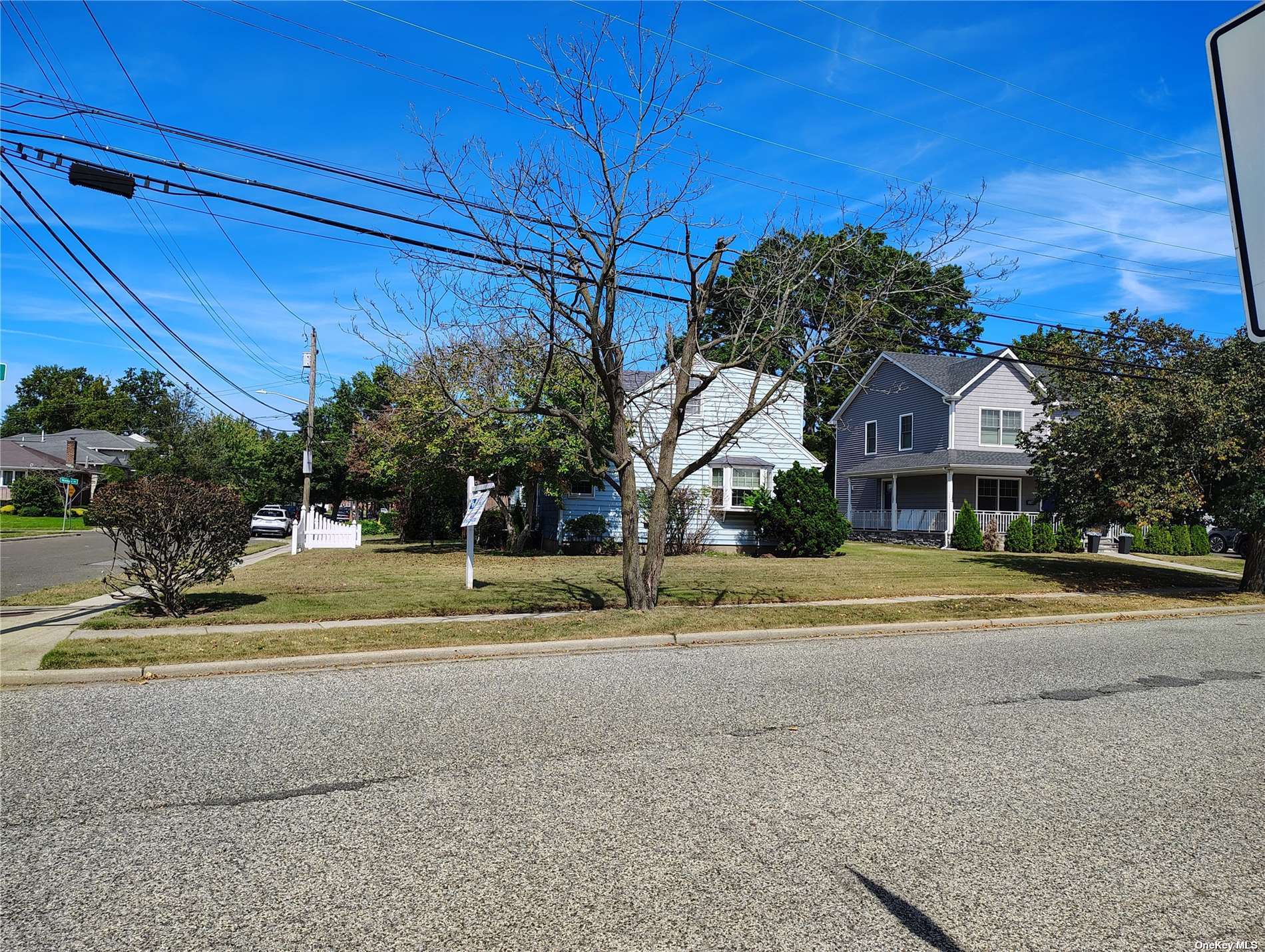 Dorchester Rd, Garden City, NY 11530