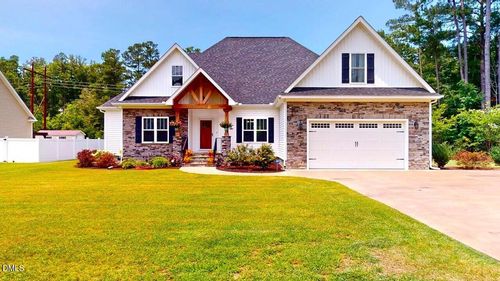 305 Summerfield Dr, Pikeville, NC, 27863-8235 | Card Image