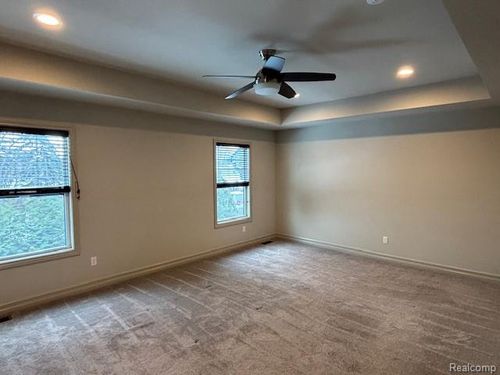 1578 Garden Park Dr, Troy, MI, 48083-1000 | Card Image