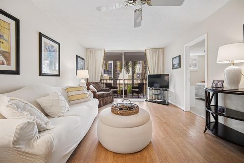 apt-226c-5300 Ne 24th Ter, Fort Lauderdale, FL, 33308-3933 | Card Image