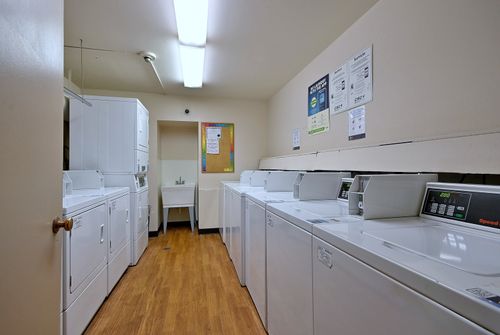 apt-112-1880 Bonnie Ln, Hoffman Estates, IL, 60169-1049 | Card Image