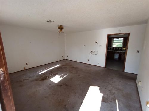 505 S Weigle Ave, Watonga, OK, 73772-5221 | Card Image