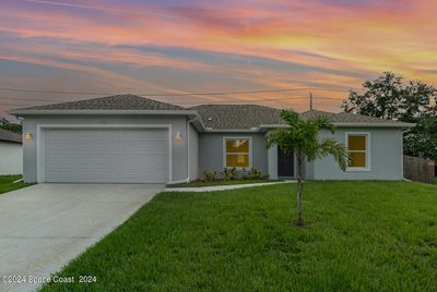 279 Wilton Avenue Sw, House other with 4 bedrooms, 2 bathrooms and null parking in Palm Bay FL | Image 2