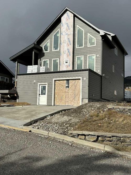 8305 18 Ave, Coleman, AB, T0K0M0 | Card Image