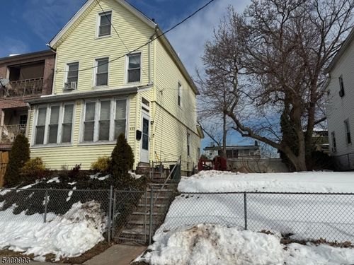 637 Court St, Elizabethport, NJ, 07206-1304 | Card Image