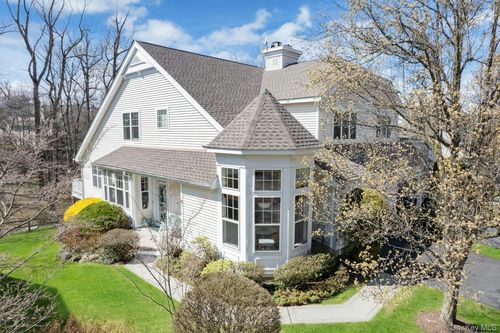 18 Briarbrook Dr, Briarcliff Manor, NY, 10510-2075 | Card Image