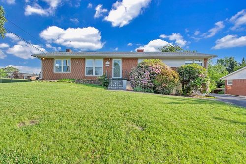 227 Maplelawn Ave Ne, Roanoke, VA, 24012-2517 | Card Image
