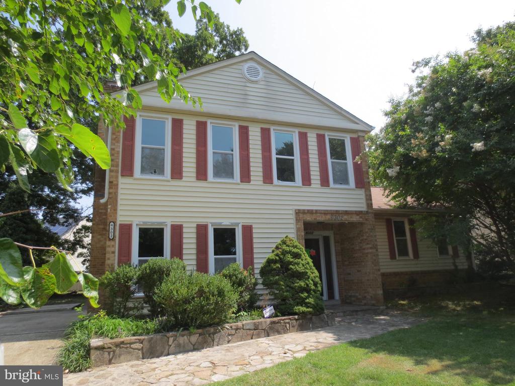 Pine View Ln, Clinton, MD 20735