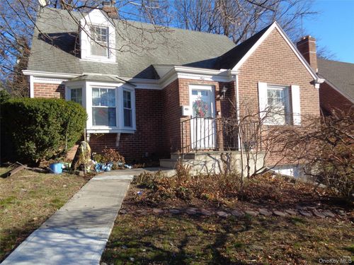 9 Valley Ter, Port Chester, NY, 10573-2409 | Card Image