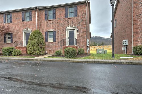 42-42 Oak Leaf Circle, Johnson City, TN, 37601 | Card Image