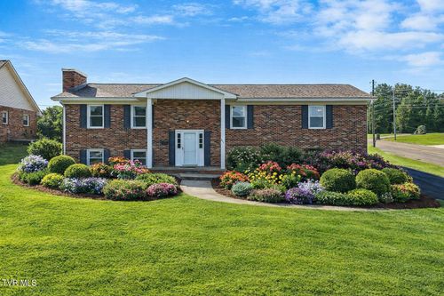 817 N Hills Dr, Johnson City, TN, 37604-3052 | Card Image