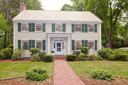 133 Arnold Rd, Newton, MA, 02459 | Card Image