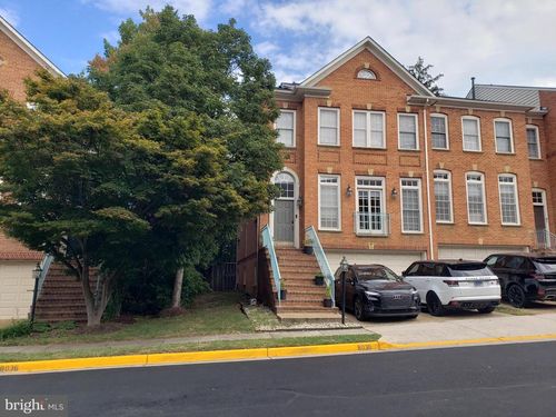 8030 Kidwell Town Ct, VIENNA, VA, 22182-3927 | Card Image