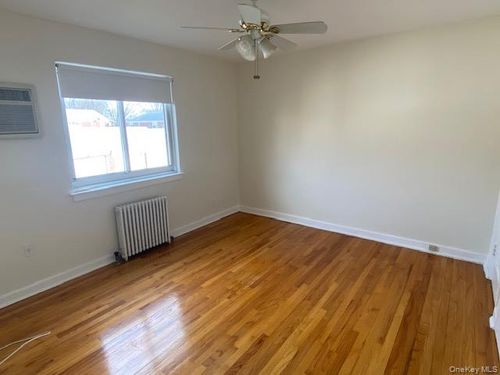 1st-264 73rd Ave, Glen Oaks, NY, 11004-1032 | Card Image