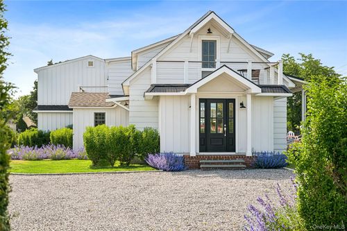 87 Foster Ave, Hampton Bays, NY, 11946-3227 | Card Image