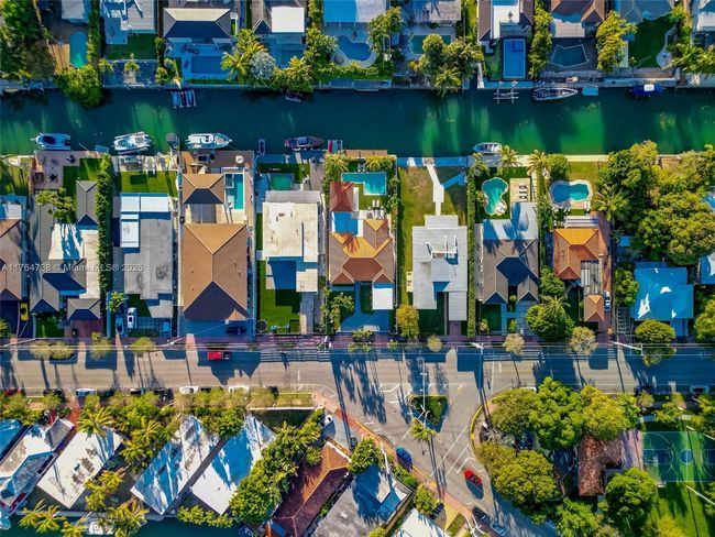 7770 Hawthorne Ave, House other with 4 bedrooms, 3 bathrooms and null parking in Miami Beach FL | Image 67