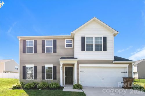 213 Valerie Dr, Lincolnton, NC, 28092-6442 | Card Image