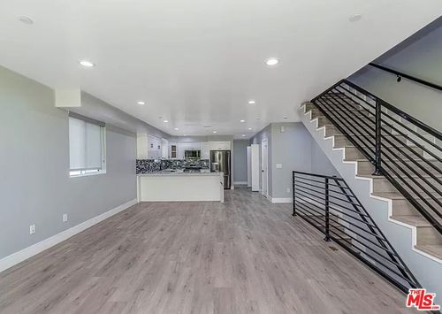 1947 N Vista Del Mar Ave, LOS ANGELES, CA, 90068 | Card Image