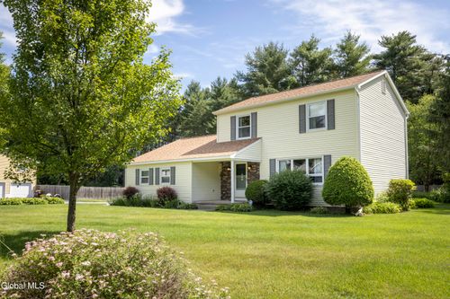 11 Sweetbriar Ln, Queensbury, NY, 12804-1209 | Card Image