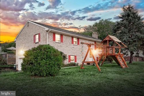 54 Sugarboot Ln, HANOVER, PA, 17331-8011 | Card Image