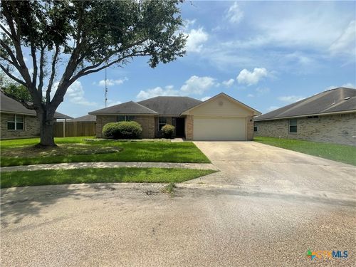 111 Jocelyn Cir, Victoria, TX, 77901-2420 | Card Image