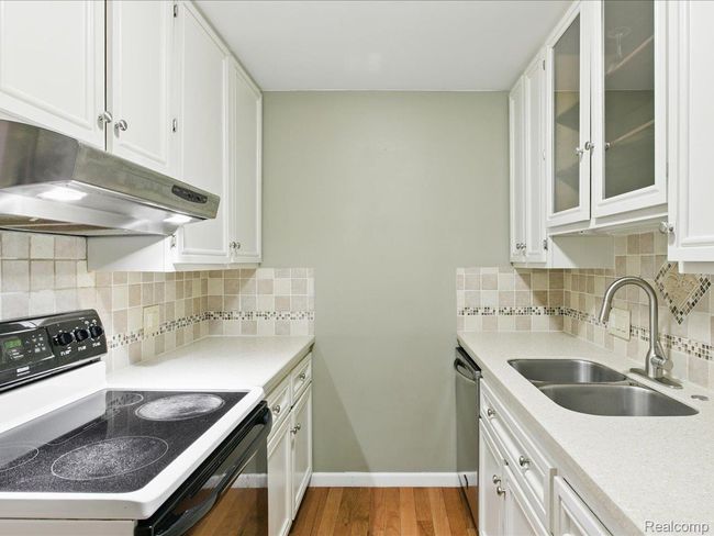 11-810 Holland Ave Unit 5 (11).jpg | Image 6